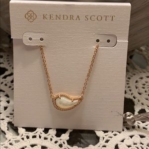 🆕Kendra Scott Necklace Opal & Rose Gold